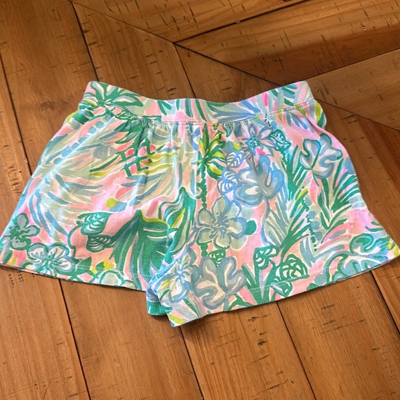 Lilly Pulitzer Shorts - Picture 3 of 4